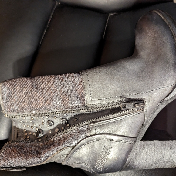 Ladies boots - Picture 2 of 2